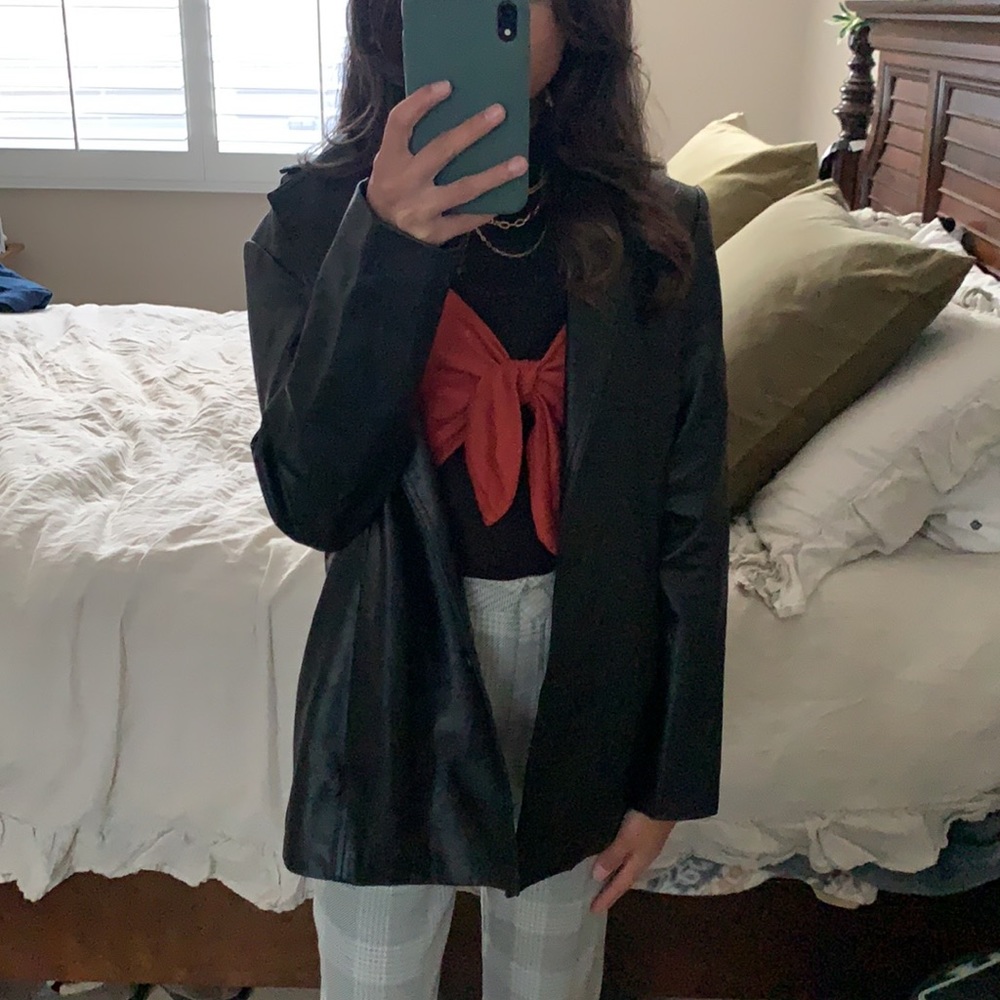 Leather jacket! - Picture 2 of 5